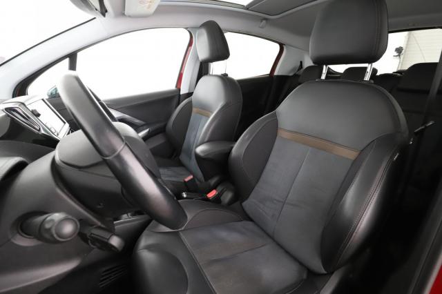 Peugeot 208 image 9