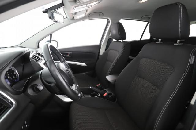 Suzuki Sx4 S-Cross image 1