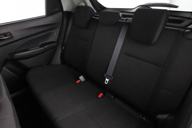 Suzuki Swift image 7