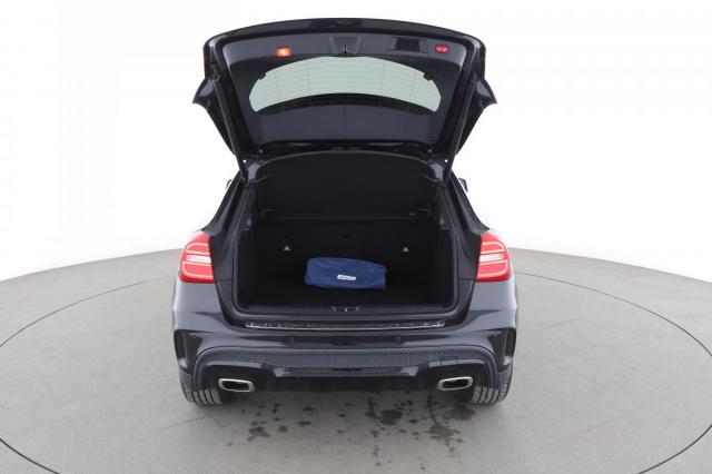 Mercedes Benz Gla image 1