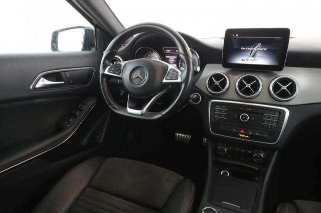 Mercedes Benz Gla image 9