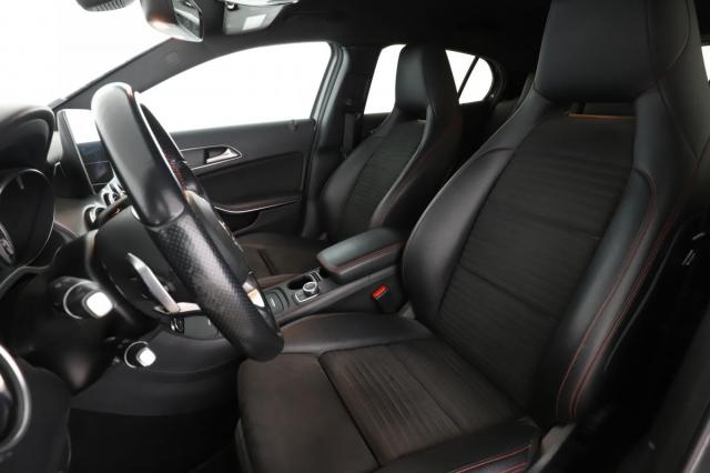 Mercedes Benz Gla image 8