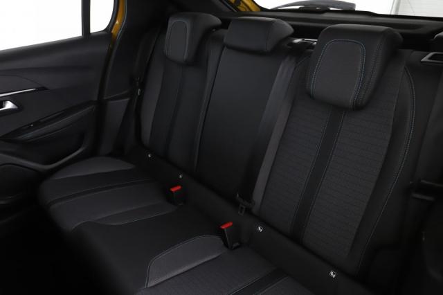 Peugeot 208 image 6