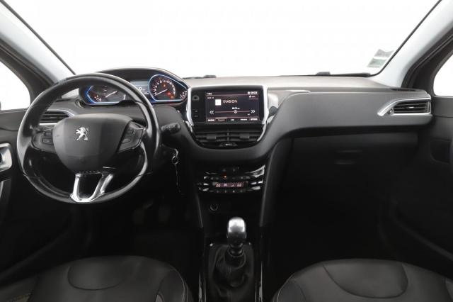 Peugeot 2008 image 3