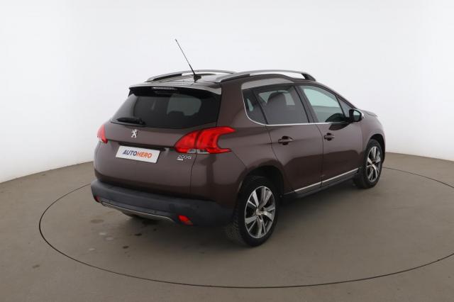 Peugeot 2008 image 2