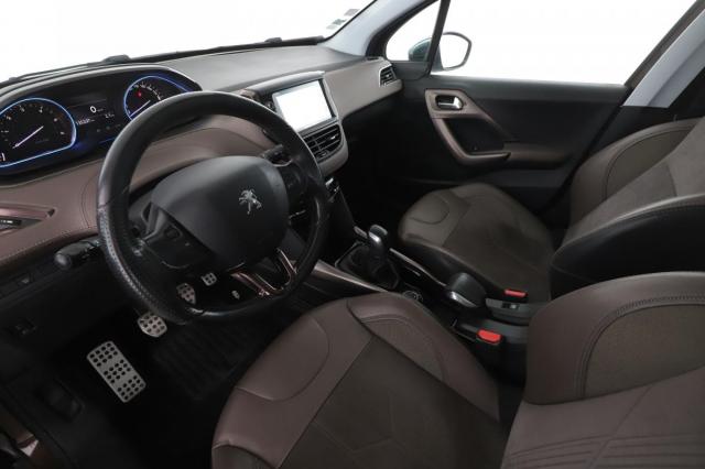 Peugeot 2008 image 6