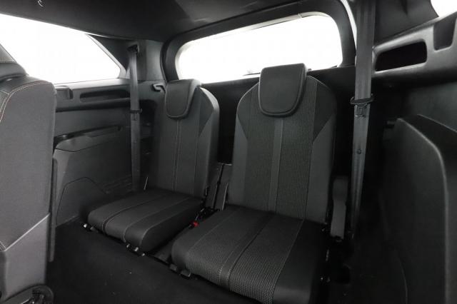 Peugeot 5008 image 2