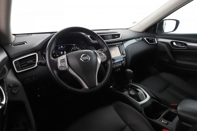 Nissan X-Trail image 1