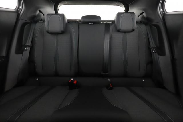 Peugeot 2008 image 8