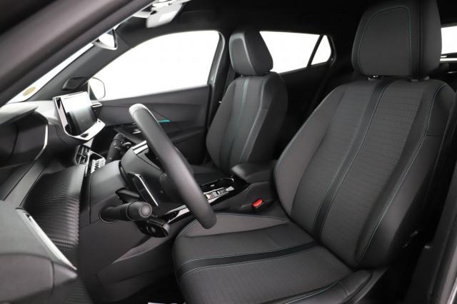 Peugeot 2008 image 2