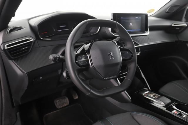 Peugeot 2008 image 7