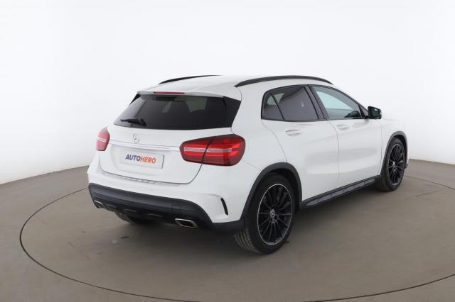 Mercedes Benz Gla image 7