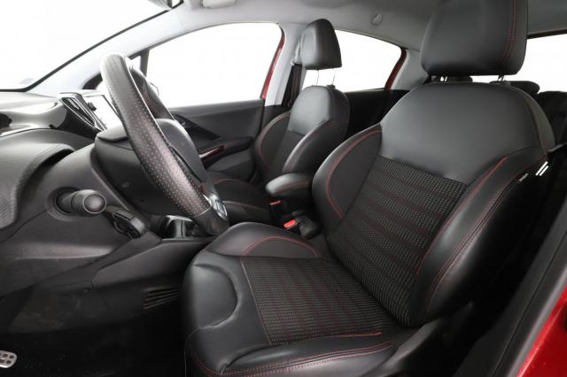 Peugeot 208 image 7