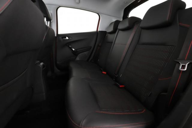 Peugeot 208 image 1