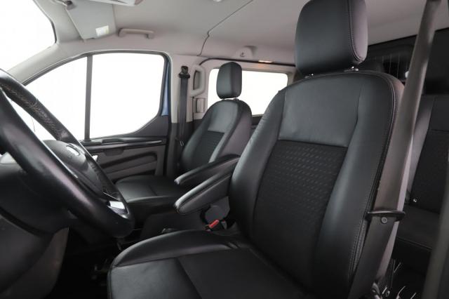 Ford Transit Custom image 8