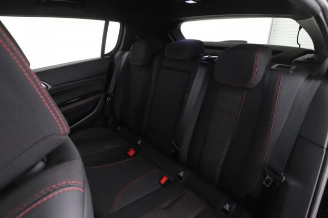 Peugeot 308 image 1