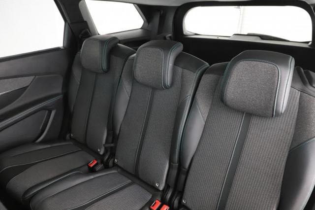 Peugeot 5008 image 1