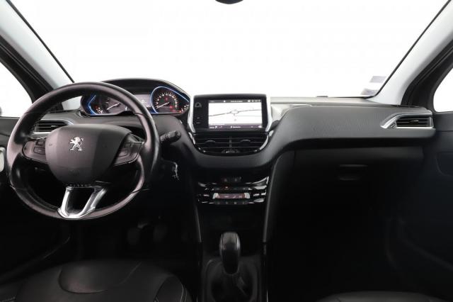 Peugeot 2008 image 3