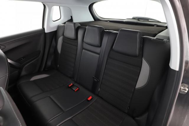 Peugeot 2008 image 2