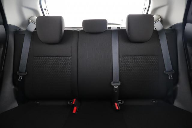 Suzuki Swift image 9