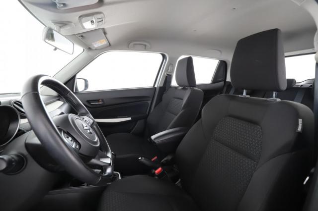 Suzuki Swift image 8