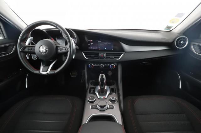 Alfa Romeo Giulia image 9