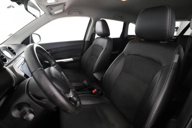 Suzuki Vitara image 8