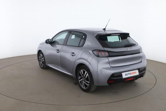 Peugeot 208 image 8