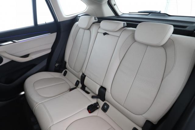 Bmw X1 image 2