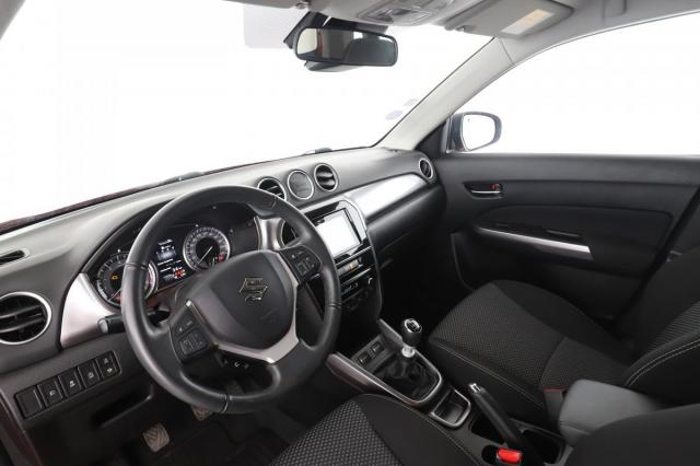 Suzuki Vitara image 8