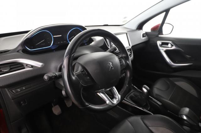 Peugeot 2008 image 2