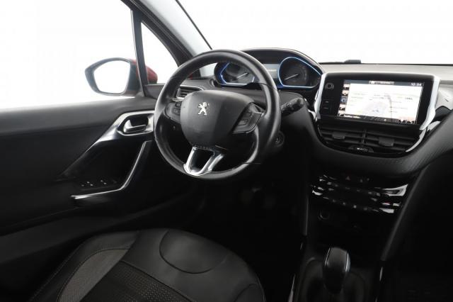 Peugeot 2008 image 3