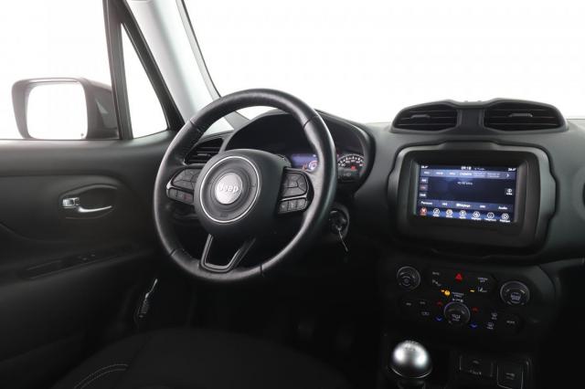 Jeep Renegade image 7