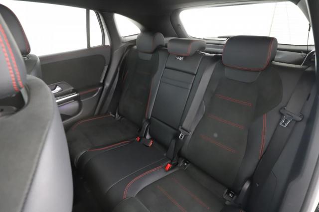 Mercedes Benz Gla image 5