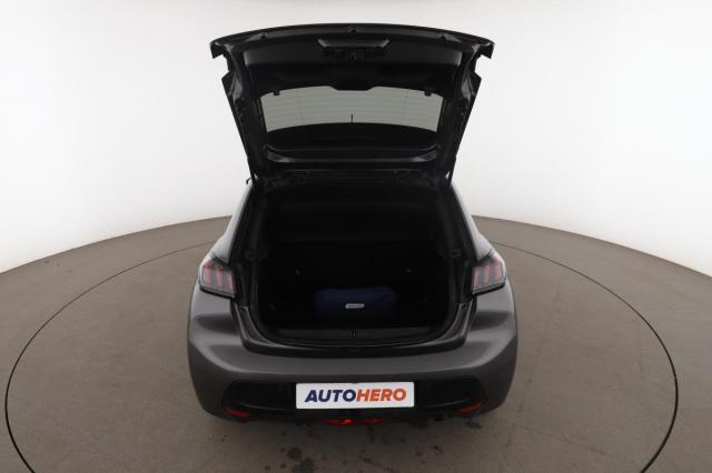 Peugeot 208 image 6
