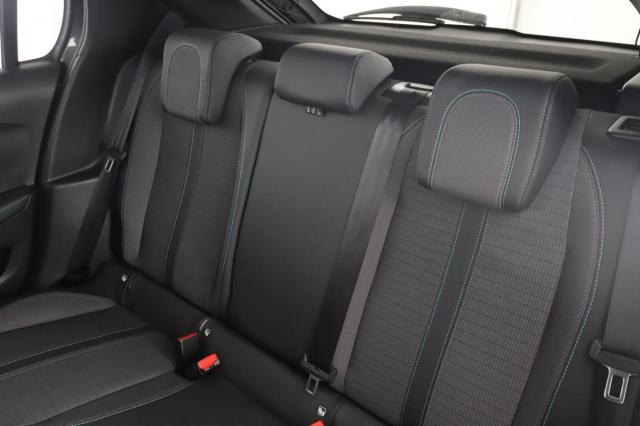 Peugeot 208 image 1