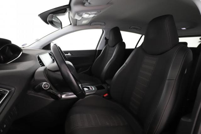 Peugeot 308 image 8