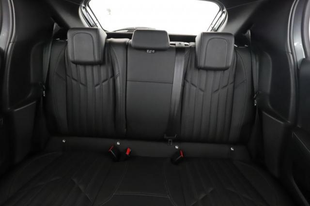 Peugeot 208 image 8