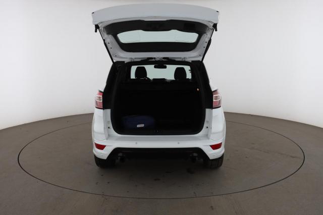 Ford Kuga image 8