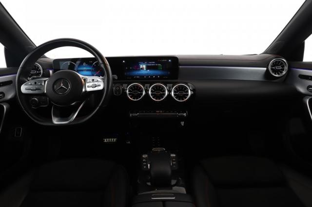 Mercedes Benz Cla image 8