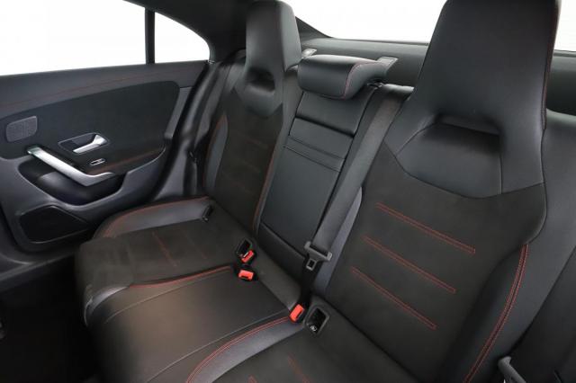 Mercedes Benz Cla image 6