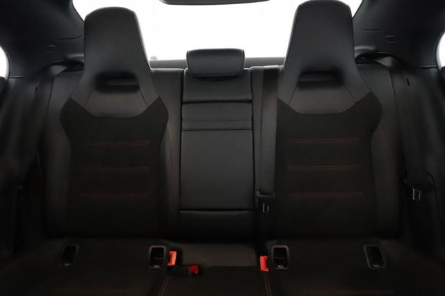 Mercedes Benz Cla image 5