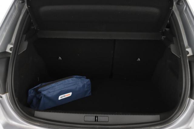 Peugeot 208 image 6