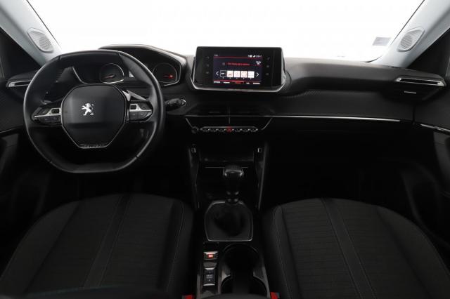 Peugeot 2008 image 8