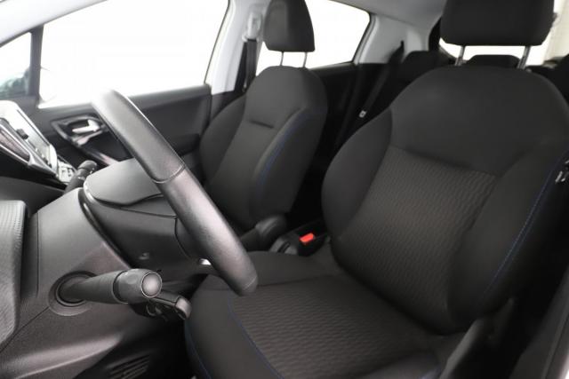 Peugeot 208 image 1