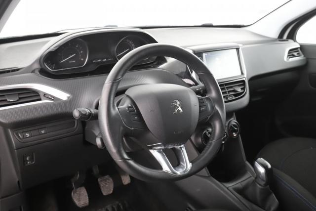 Peugeot 208 image 6