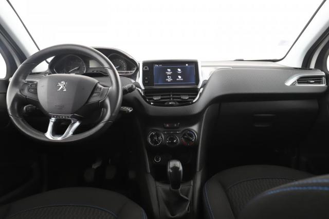 Peugeot 208 image 9