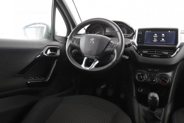 Peugeot 208 image 2