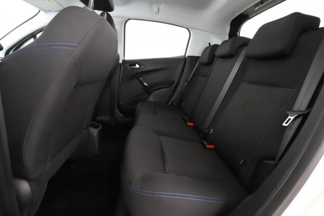 Peugeot 208 image 3