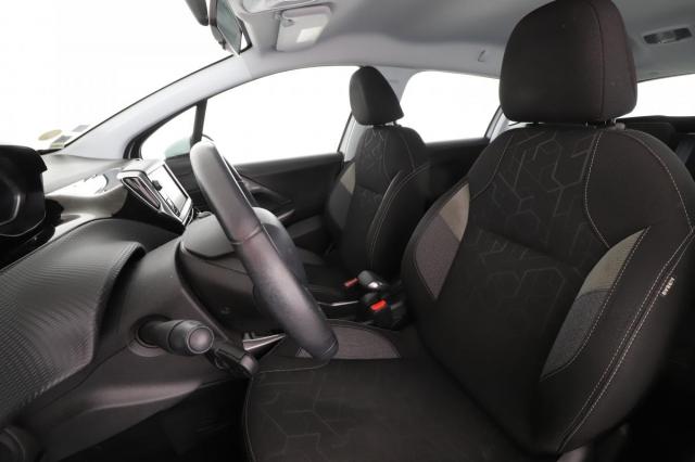 Peugeot 2008 image 9